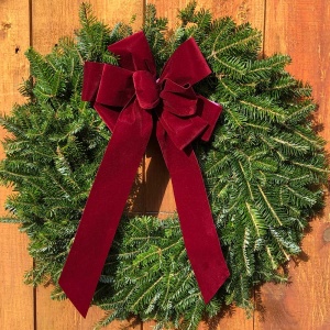 natural-wreath-burgundy-bow